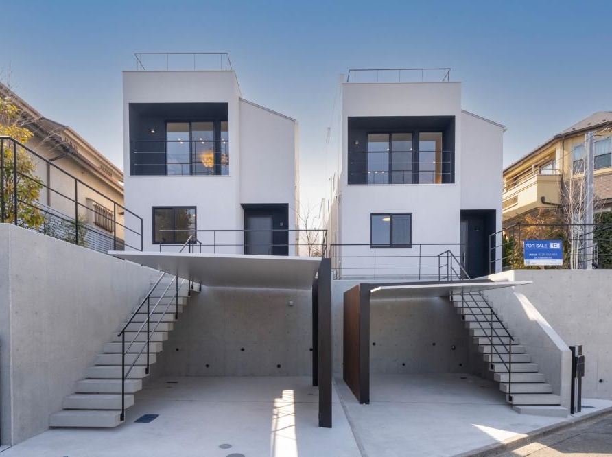 three houses in Yokohama 1st.